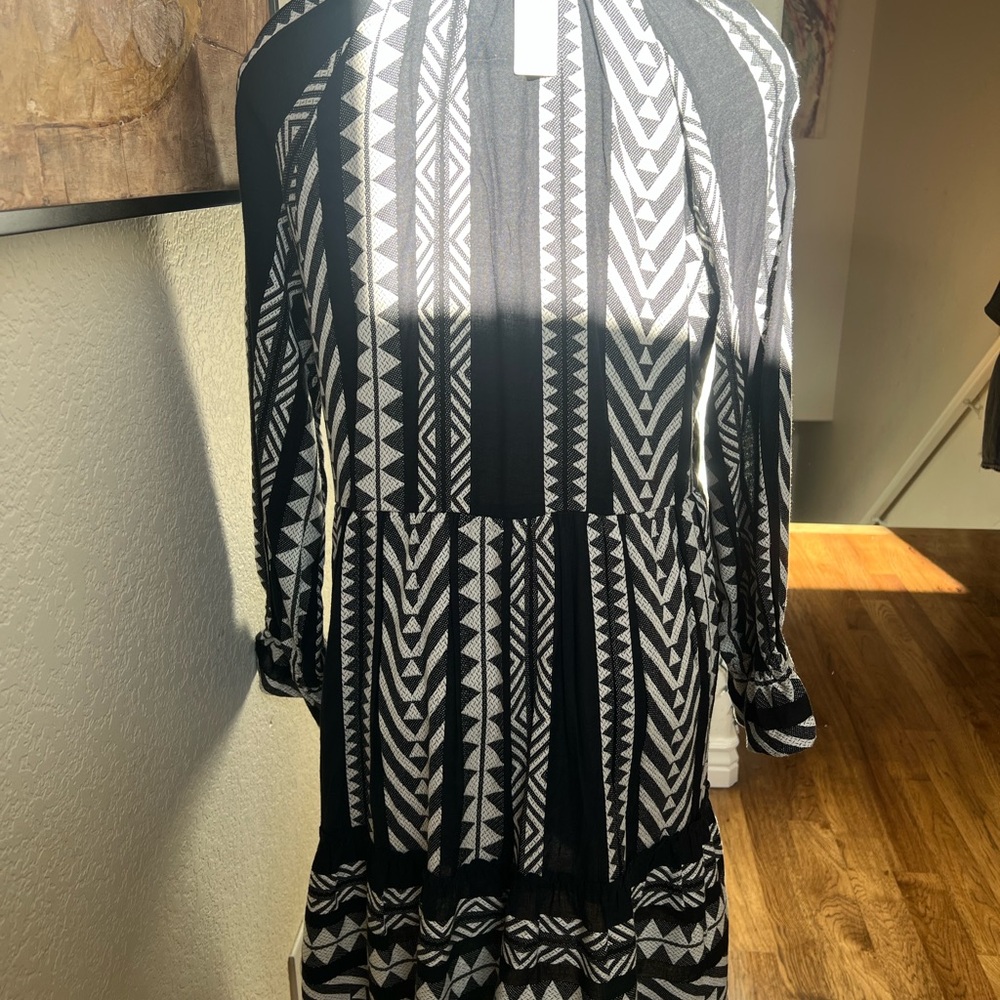 Maeve from Anthropologie Monochrome Geometric Long Sleeve Dress - Picture 4 of 8